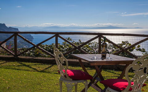 Casa Ravello with Garden: Möbel, Stuhl, Gartenmöbel, Tisch Im Freien, Balkon, Resort, Eco Hotel