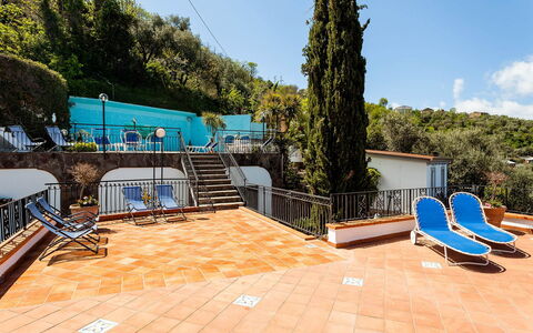 Villa Angel: Schwimmbad, Resort, Eco Hotel, Gartenmöbel, Hotel, Zaun, Balkon, Ferienort, Zimmerpflanze, Villa