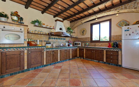 Villa Athena: Flooring, Holz, Möbel, Interior Design, Küche, Fussboden, Tabelle, Zimmer, Holzbeize, Küche & Esszimmer Tisch