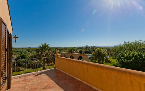 Villa Athena: Himmel, Blau, Die Architektur, Landschaft, Estate, Schatten, Hazienda, Landscaping, Eco Hotel