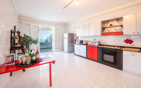 Villa Lamaro: Flooring, Fussboden, Interior Design, Decke, Wohnung, Möbel, Zimmer, Küche, Zuhause, Holzboden