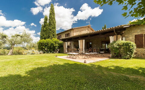 Villa Molinazzo 10: Gras, Zuhause, Haus, Strauch, Landschaft, Grundstueck, Bauernhaus, Hütte, Estate