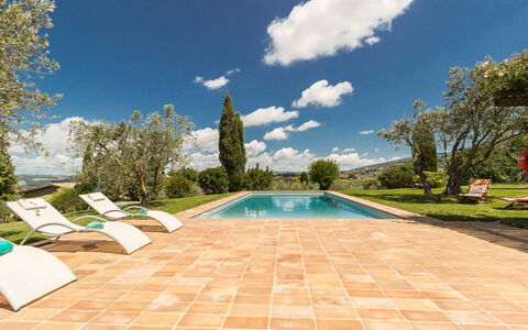 Villa Molinazzo 14: Schwimmbad, Gartenmöbel, Garten, Landscaping, Flagstone, Schatten, Fliese, Resort, Eco Hotel, Water Feature