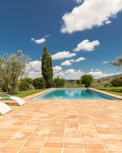 Villa Molinazzo 14: Schwimmbad, Gartenmöbel, Garten, Landscaping, Flagstone, Schatten, Fliese, Resort, Eco Hotel, Water Feature