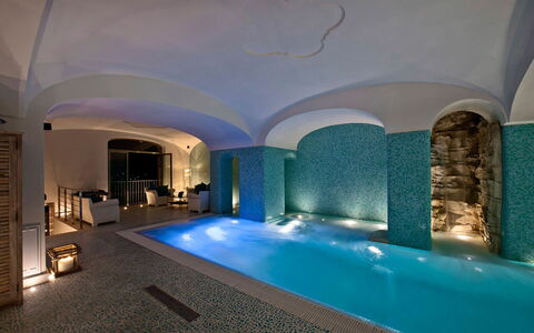 Villa Moresca: Interior Design, Möbel, Schwimmbad, Resort, Hotel, Stuhl, Design, Thermae, Boutique Hotel, Jacuzzi