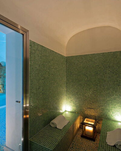 Villa Moresca: Flooring, Fussboden, Verbundwerkstoff, Schwimmbad, Fliese, Decke, Resort, Hotel, Design, Badewanne