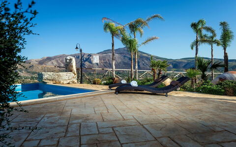 Villa Thalia: Schwimmbad, Resort, Flagstone, Verbundwerkstoff, Gartenmöbel, Fliese, Eco Hotel, Schatten, Hazienda