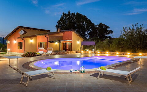 Villa Thyrrenia: Schwimmbad, Resort, Möbel, Gartenmöbel, Stuhl, Estate, Eco Hotel, Thermae, Hazienda, Villa