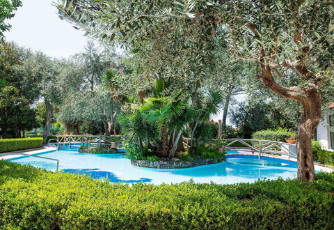 Apartment Alan: Schwimmbad, Resort, Garten, Landscaping, Schatten, Botanischer Garten, Eco Hotel, Hazienda, Hotel