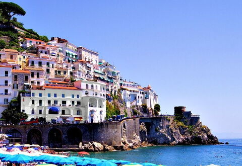 Casa Amalfitana: Blau, Sommer, Küste, Küsten Und Ozeanische Forms, Meer, Touristenattraktion, Strand, Ozean, Ferienort
