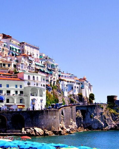 Casa Amalfitana: Blau, Sommer, Küste, Küsten Und Ozeanische Forms, Meer, Touristenattraktion, Strand, Ozean, Ferienort