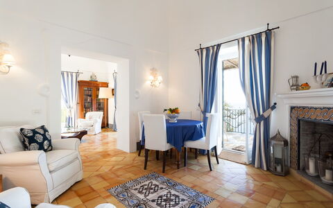Casa Bellevue: Möbel, Interior Design, Flooring, Stuhl, Fussboden, Tabelle, Decke, Zimmer, Beleuchtung, Wohnzimmer