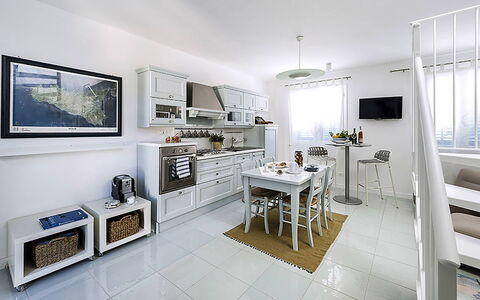 Casa Delfino: Möbel, Interior Design, Küche, Major Appliance, Küchengerät, Flooring, Haushaltsgerät, Zimmer, Zuhause, Decke