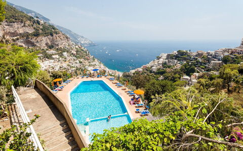 Casa Dorothea 2: Ferienort, Schwimmbad, Resort, Bergdorf, Strandresort