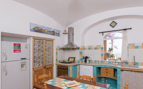 Casa Gemma: Interior Design, Möbel, Flooring, Küche, Holz, Decke, Fussboden, Countertop, Zimmer, Cabinetry