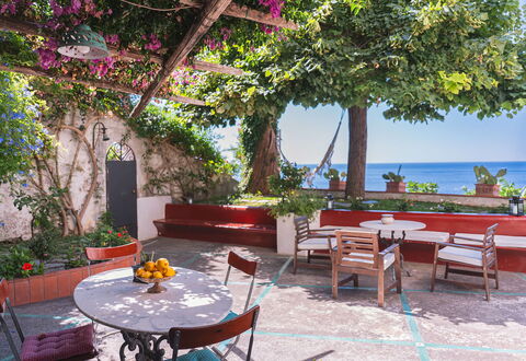 Casa Giardino: Möbel, Tabelle, Meer, Blumentopf, Stuhl, Gartenmöbel, Tisch Im Freien, Schatten, Küste