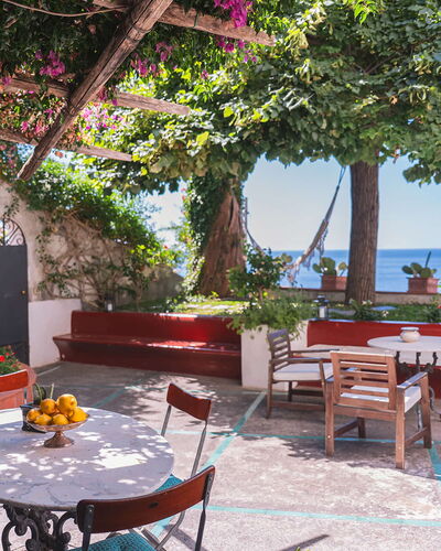 Casa Giardino: Möbel, Tabelle, Meer, Blumentopf, Stuhl, Gartenmöbel, Tisch Im Freien, Schatten, Küste