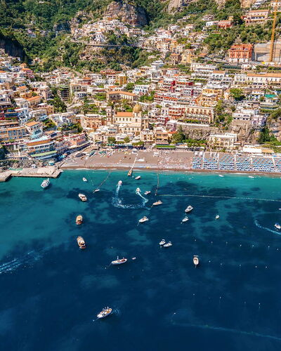 Casa Palazzo: Gewässer, Küste, Meer, Sommer, Küsten Und Ozeanische Forms, Boot, Strand, Touristenattraktion, Ozean, Watercraft