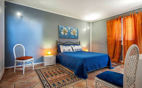 Casa Tika: Möbel, Interior Design, Flooring, Fussboden, Schlafzimmer, Bett, Zimmer, Beleuchtung, Decke, Linens