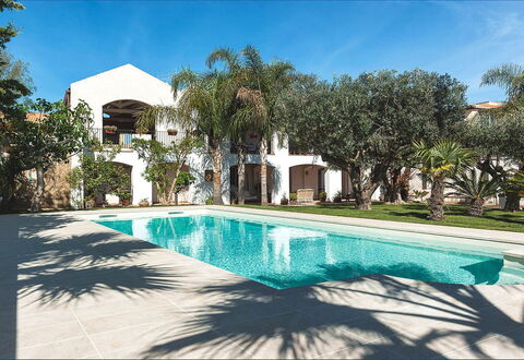 Casa Tika: Schwimmbad, Wohngebiet, Resort, Estate, Verbundwerkstoff, Hazienda, Schatten, Villa, Eco Hotel, Villa