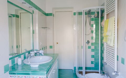 Il Giardino di Ravello: Interior Design, Flooring, Fussboden, Armatur, Badezimmer, Bad Sink, Installation, Zapfhahn, Zimmer, Decke