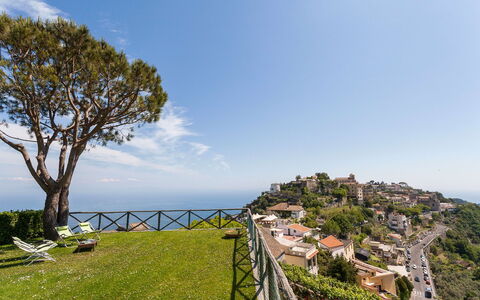 Il Giardino di Ravello: Blau, Küste, Horizont, Meer, Küsten Und Ozeanische Forms, Ozean, Bergstation, Ufer, Vorgebirge