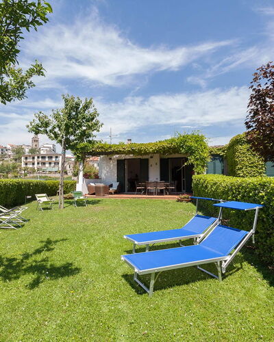 Il Giardino di Ravello: Strauch, Garten, Ground, Rasen, Hecke, Schatten, Schwimmbad, Landscaping, Garten, Hinterhof