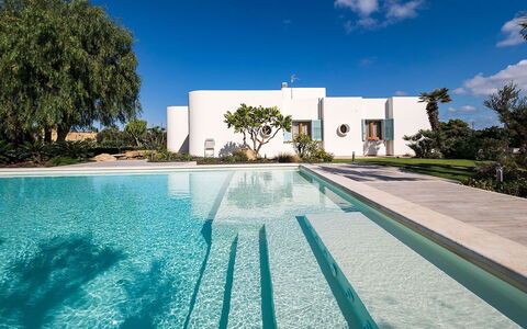 Salt Villa: Blau, Schwimmbad, Resort, Landscaping, Estate, Garten, Eco Hotel, Schatten, Villa