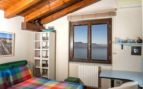Verbano: Interior Design, Schlafzimmer, Bett, Möbel, Holz, Flooring, Fussboden, Decke, Zimmer, Bettdecke