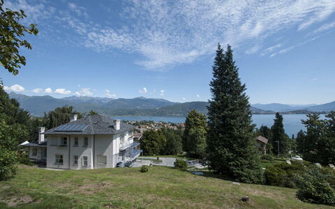 Villa Alina: Baum, Haus, Zuhause, Berg, Hügel, Hochland, Gebirge, Bergstation, Hütte, Senke