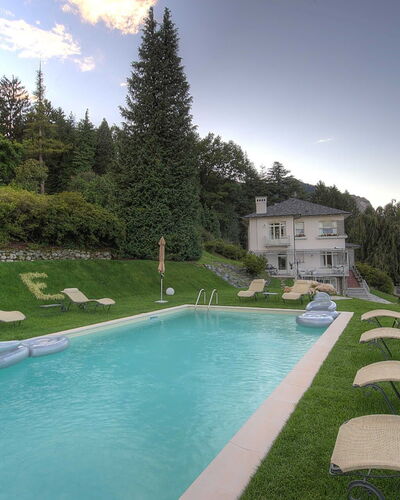 Villa Alina: Schwimmbad, Garten, Rasen, Estate, Freizeit, Landscaping, Eco Hotel, Bauernhaus, Garten, Resort