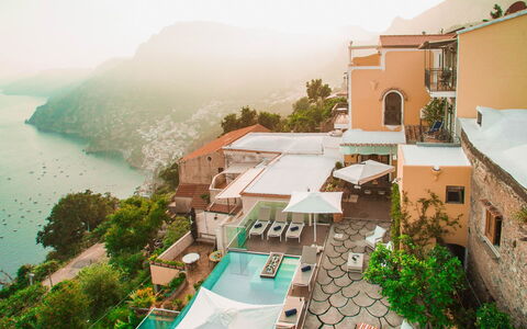 Villa Amanda: Resort, Schwimmbad, Eco Hotel, Balkon, Villa, Ferienort, Hotel, Estate, Küste, Vogelperspektive