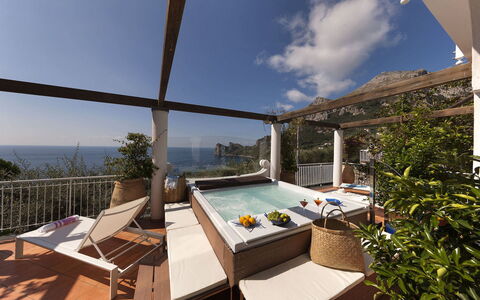 Villa Avion: Möbel, Interior Design, Resort, Wohnung, Stuhl, Zimmerpflanze, Balkon, Eco Hotel, Hotel