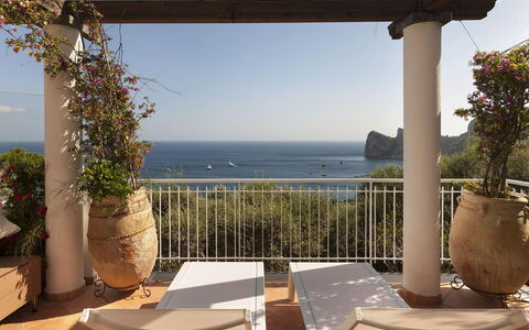 Villa Avion: Möbel, Stuhl, Tabelle, Interior Design, Flooring, Fussboden, Küche & Esszimmer Tisch, Meer, Wohnung, Küste