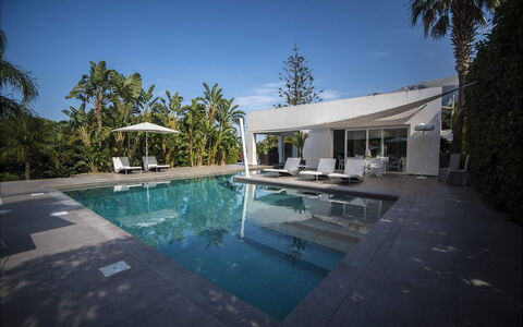 Villa Corallo: Schwimmbad, Die Architektur, Resort, Schatten, Gartenmöbel, Eco Hotel, Estate, Stuhl, Landscaping