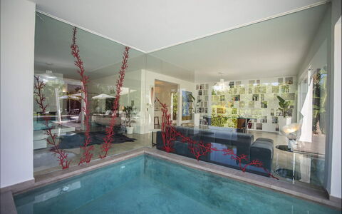 Villa Corallo: Interior Design, Flooring, Fussboden, Decke, Beleuchtung, Wohnung, Stuhl, Glas, Wohnzimmer, Zimmerpflanze