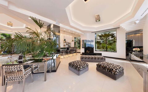 Villa Correale: Interior Design, Decke, Möbel, Flooring, Fussboden, Couch, Zuhause, Wohnzimmer, Wohnung
