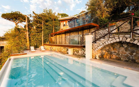 Villa Davide: Schwimmbad, Resort, Verbundwerkstoff, Eco Hotel, Estate, Hazienda, Hotel, Thermae, Villa, Treppe