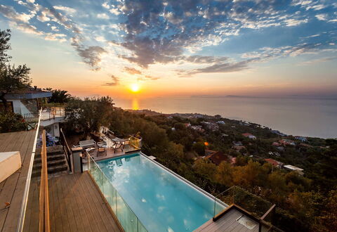 Villa Davide: Wasser, Schwimmbad, Resort, Freizeit, Dämmerung, Eco Hotel, Abend, Ferienort, Hotel, Urlaub