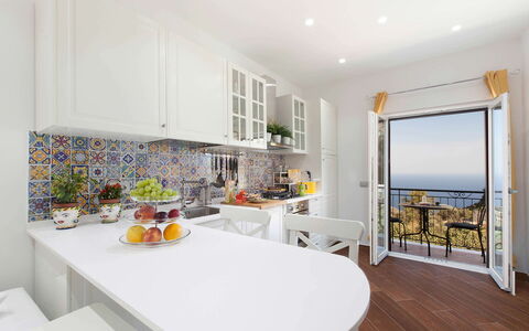 Villa del Saraceno: Möbel, Interior Design, Küche, Flooring, Fussboden, Countertop, Küchengerät, Decke, Major Appliance, Zuhause