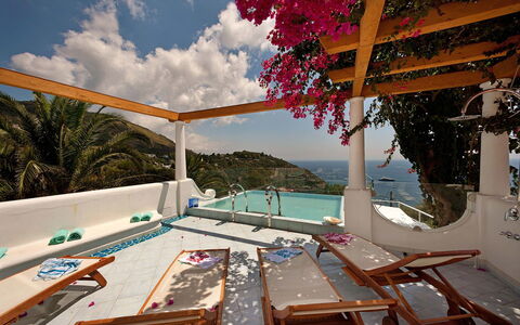 Villa delle Sirene: Resort, Schwimmbad, Eco Hotel, Hotel, Stuhl, Villa, Zimmerpflanze, Hazienda, Balkon, Outdoor Struktur