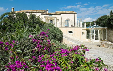 Villa Gemma: Strauch, Garten, Estate, Villa, Landscaping, Hazienda, Villa, Garten, Auffahrt, Botanischer Garten