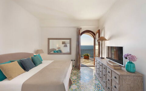 Villa Heart: Möbel, Interior Design, Flooring, Fussboden, Meer, Ozean, Zimmer, Resort, Stuhl, Küche & Esszimmer Tisch