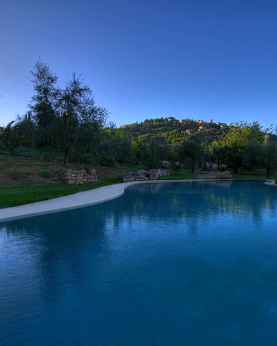Villa Incanto: Blau, Wasser, Natur, Landschaft, Schwimmbad, Reflexion, Reservoir, Teich, Landscaping, Water Feature