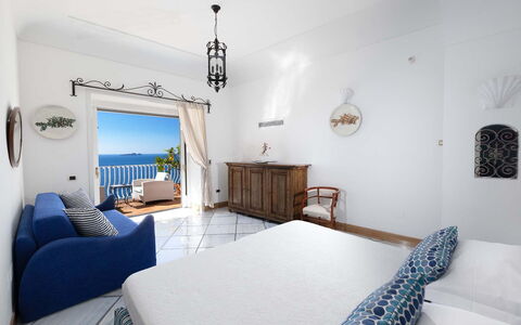 Villa Magnolia: Blau, Möbel, Fussboden, Flooring, Interior Design, Meer, Stuhl, Wohnung, Resort, Ozean