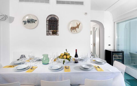 Villa Magnolia: Möbel, Interior Design, Tabelle, Geschirr, Stuhl, Decke, Küche & Esszimmer Tisch, Esszimmer, Beleuchtung, Zuhause