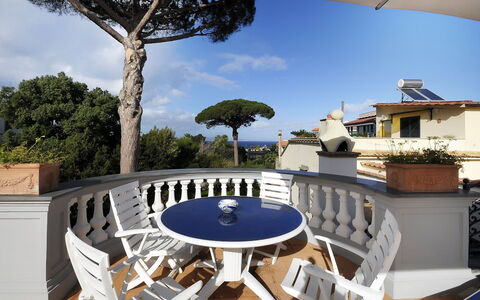 Villa Marion: Zuhause, Balkon, Estate, Veranda, Baluster, Villa, Villa, Hazienda, Hotel, Outdoor Struktur