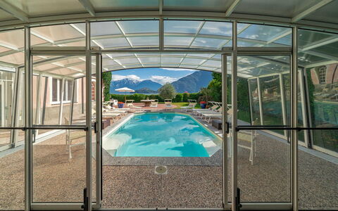 Villa Meridiana: Schwimmbad, Resort, Schatten, Eco Hotel, Outdoor Struktur, Villa, Ferienort, Hotel, Alpen, Gartenmöbel