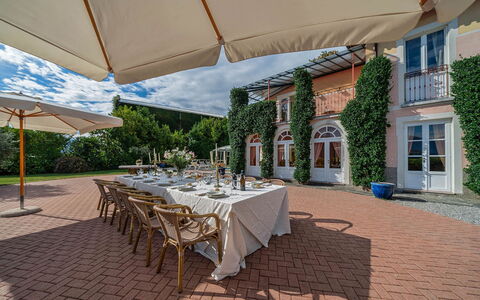 Villa Meridiana: Strauch, Estate, Garten, Garten, Rasen, Villa, Hazienda, Landscaping, Hof, Villa