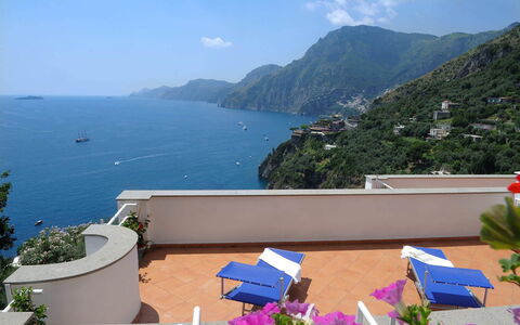 Villa Valeria: Blau, Meer, Resort, Balkon, Küste, Eco Hotel, Zimmerpflanze, Blumentopf, Villa, Hotel